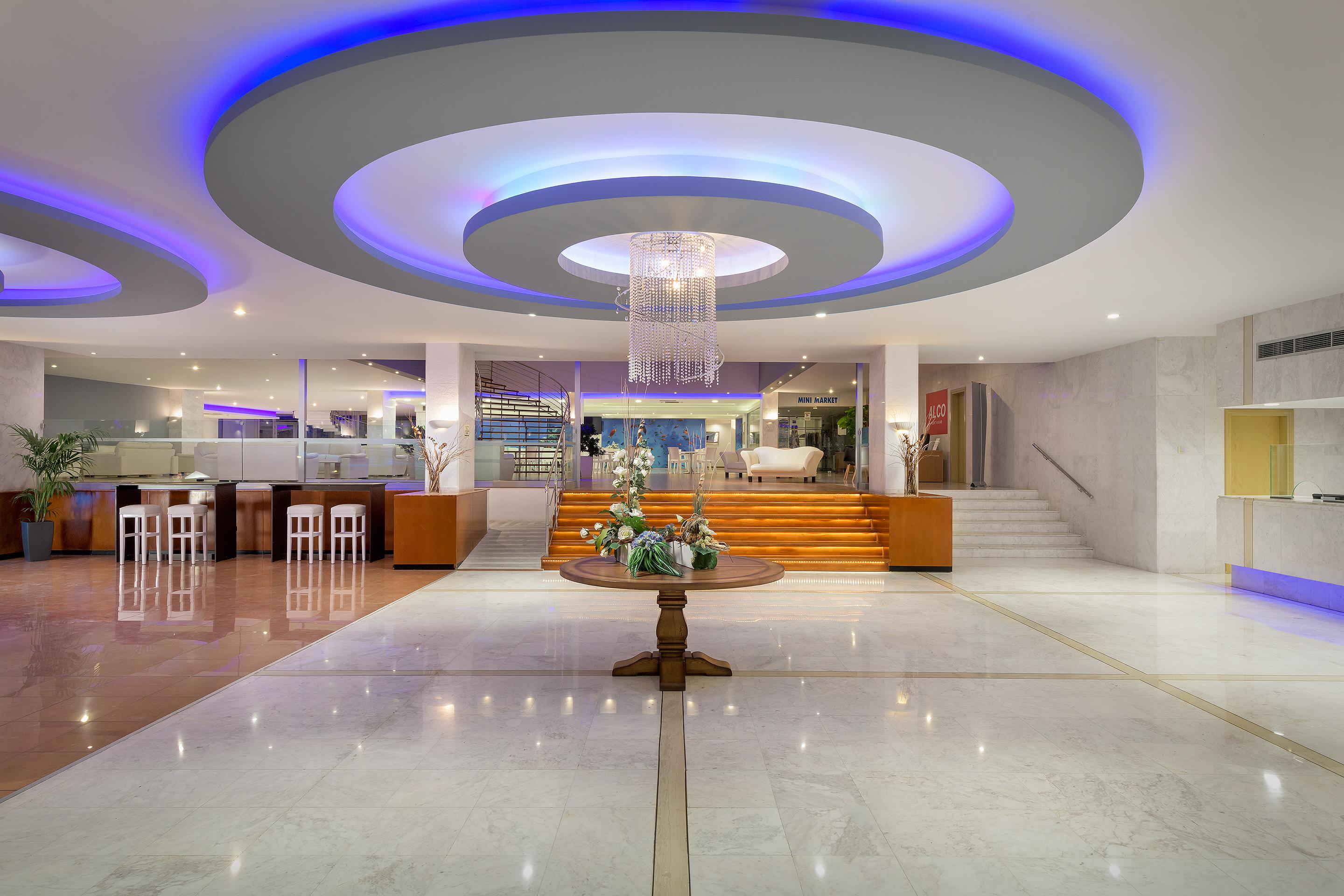 Oceanis Beach Hotel Иксия Екстериор снимка