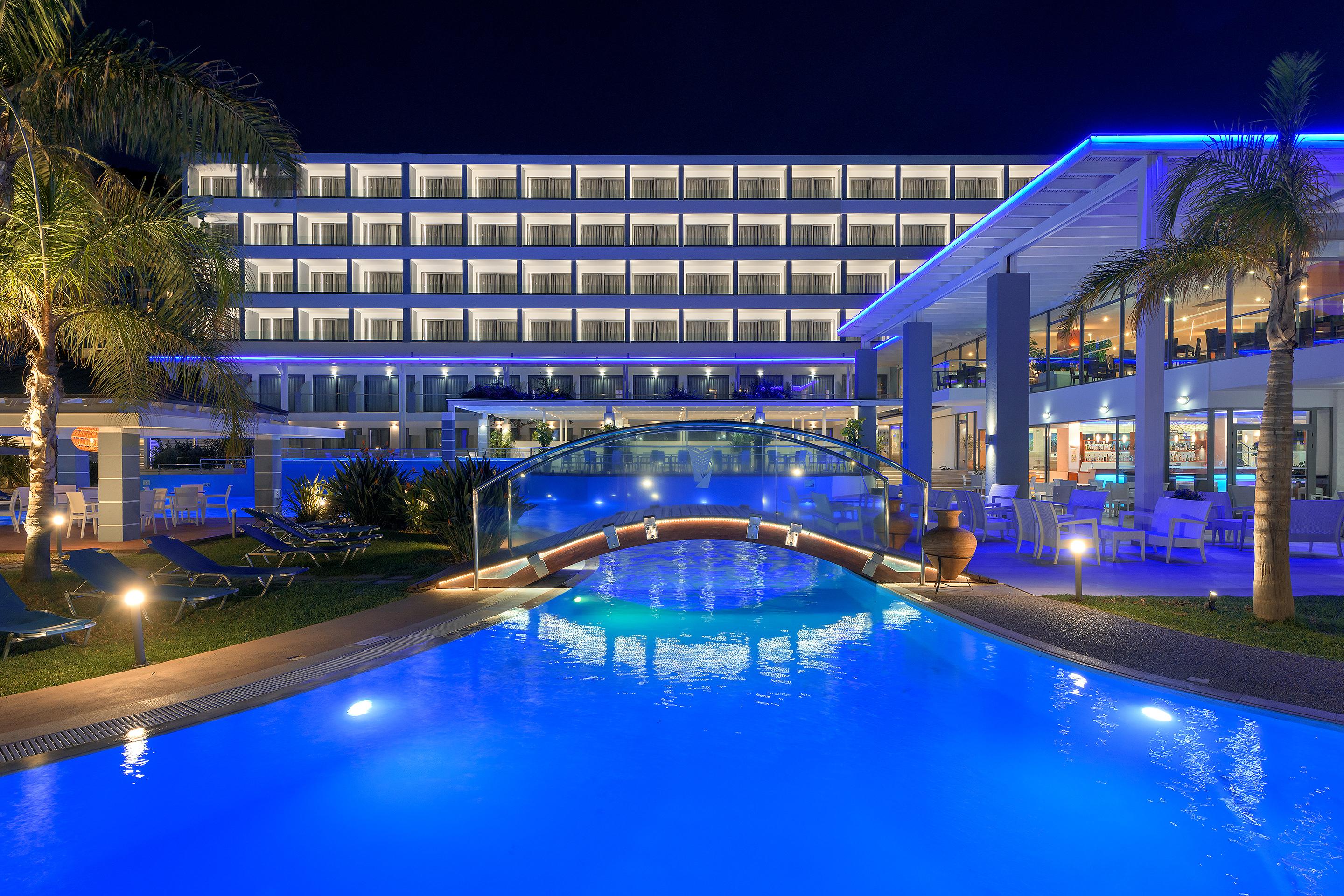 Oceanis Beach Hotel Иксия Екстериор снимка