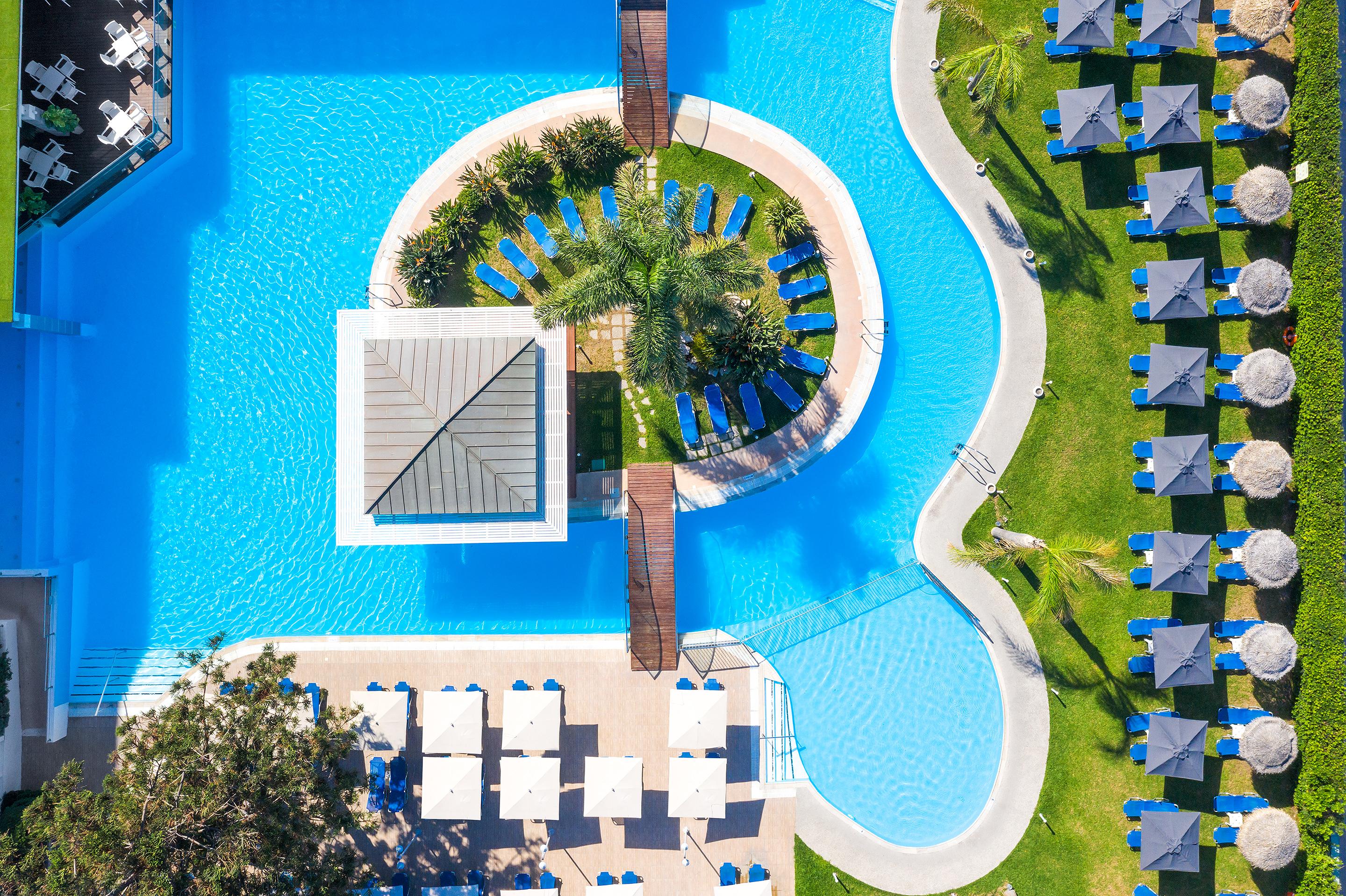 Oceanis Beach Hotel Иксия Екстериор снимка