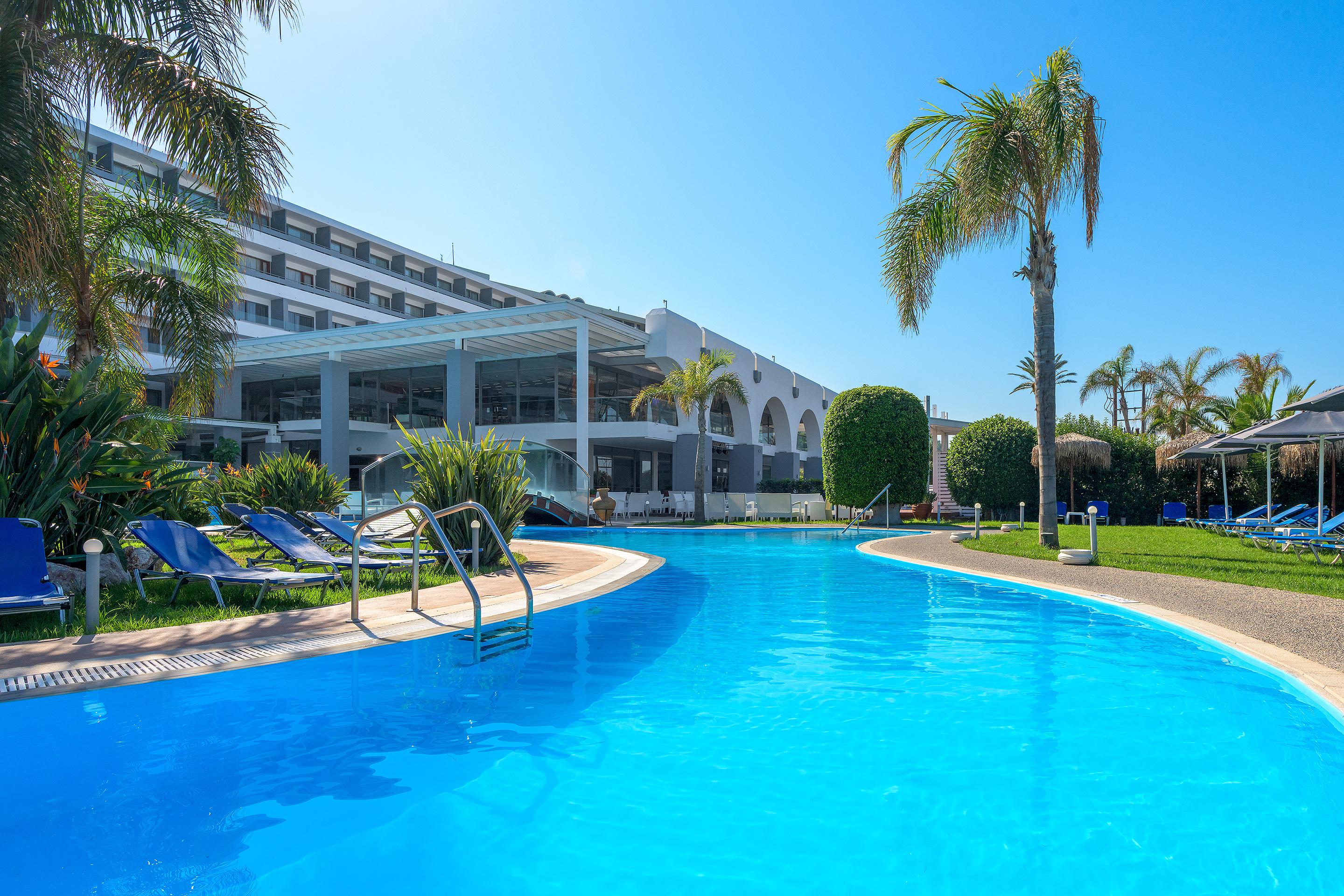 Oceanis Beach Hotel Иксия Екстериор снимка