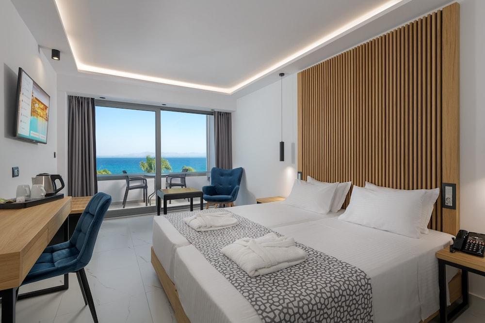 Oceanis Beach Hotel Иксия Екстериор снимка