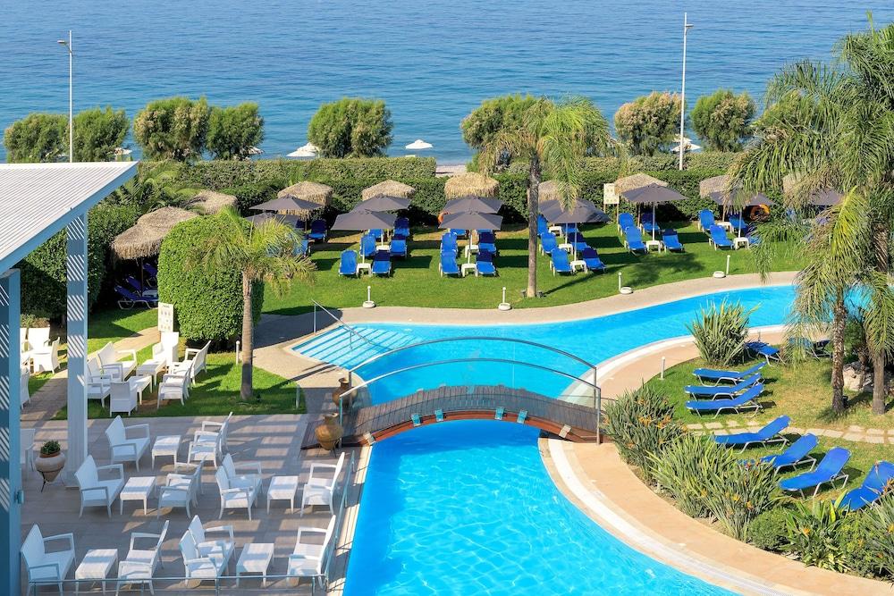 Oceanis Beach Hotel Иксия Екстериор снимка