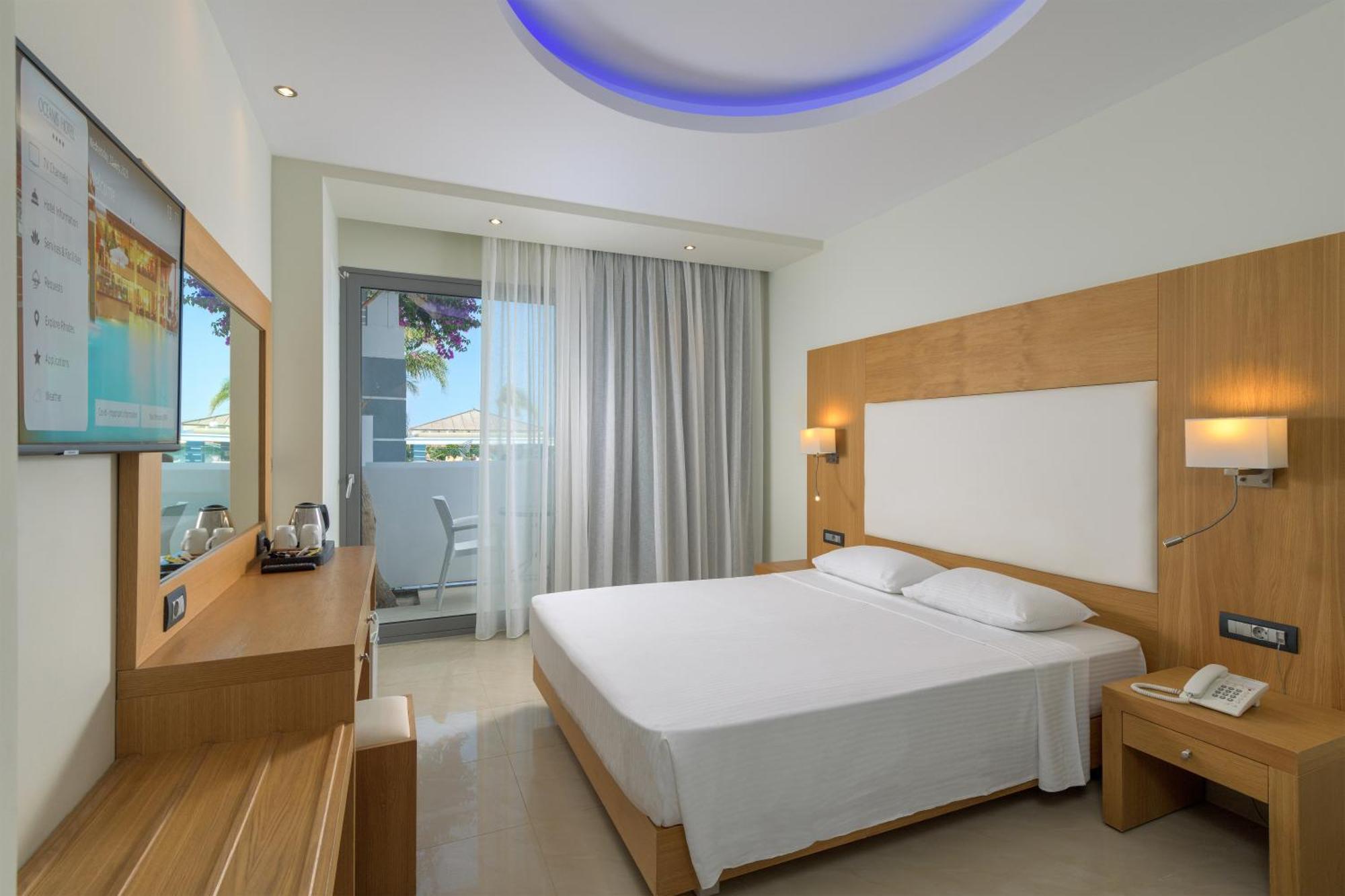 Oceanis Beach Hotel Иксия Екстериор снимка