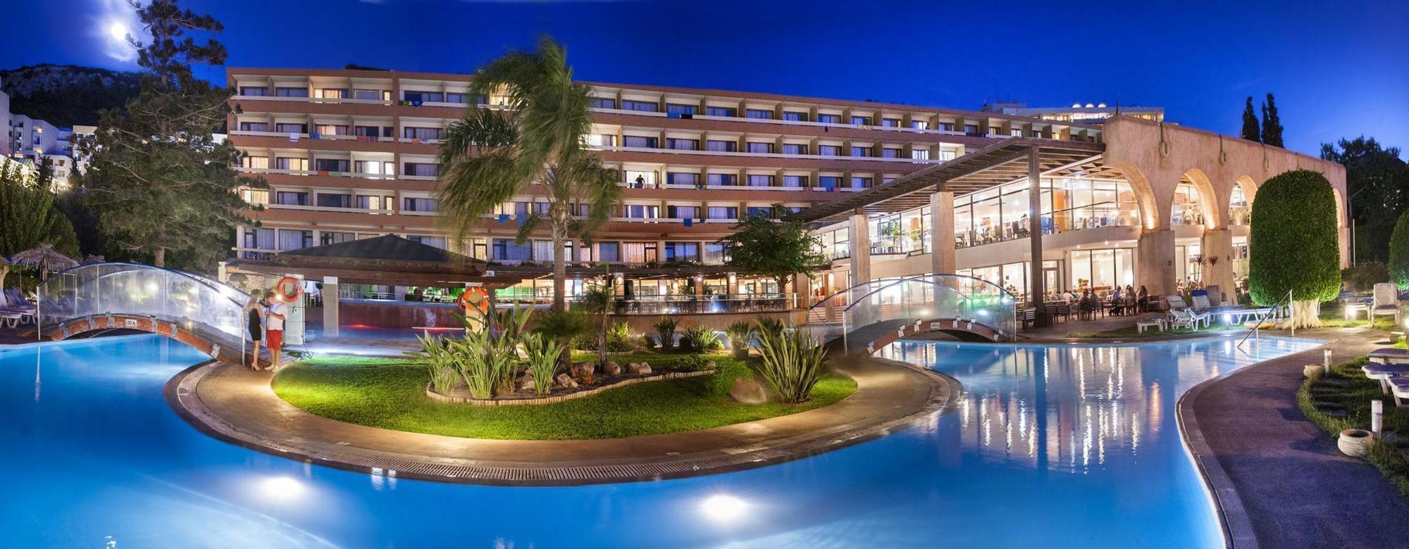 Oceanis Beach Hotel Иксия Екстериор снимка